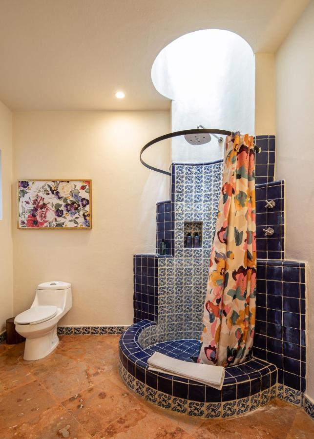 Rooftop Jacuzzi! Country-style 4 Bedroom Holiday home San Miguel de Allende