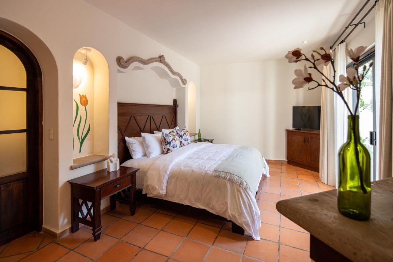 Rooftop Jacuzzi! Country-style 4 Bedroom Holiday home *