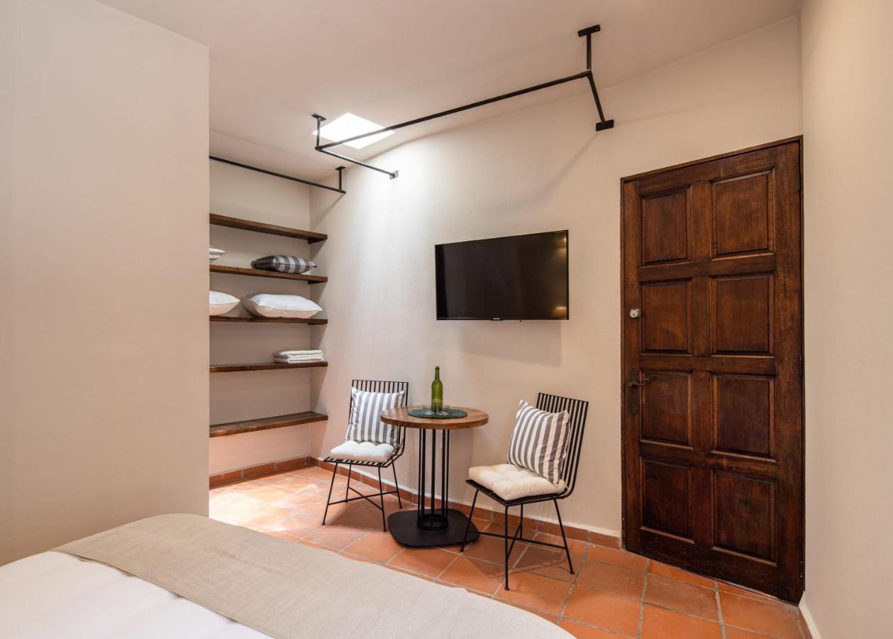 Rooftop Jacuzzi! Country-style 4 Bedroom Holiday home San Miguel de Allende